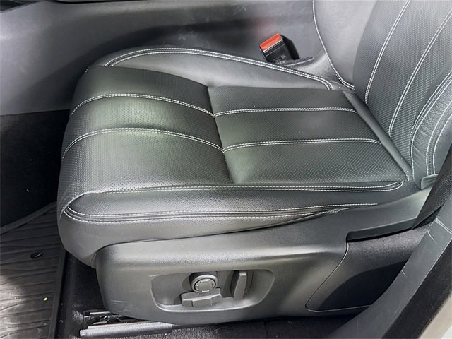 Used 2022 Land Rover Range Rover Velar R-Dynamic S image 22