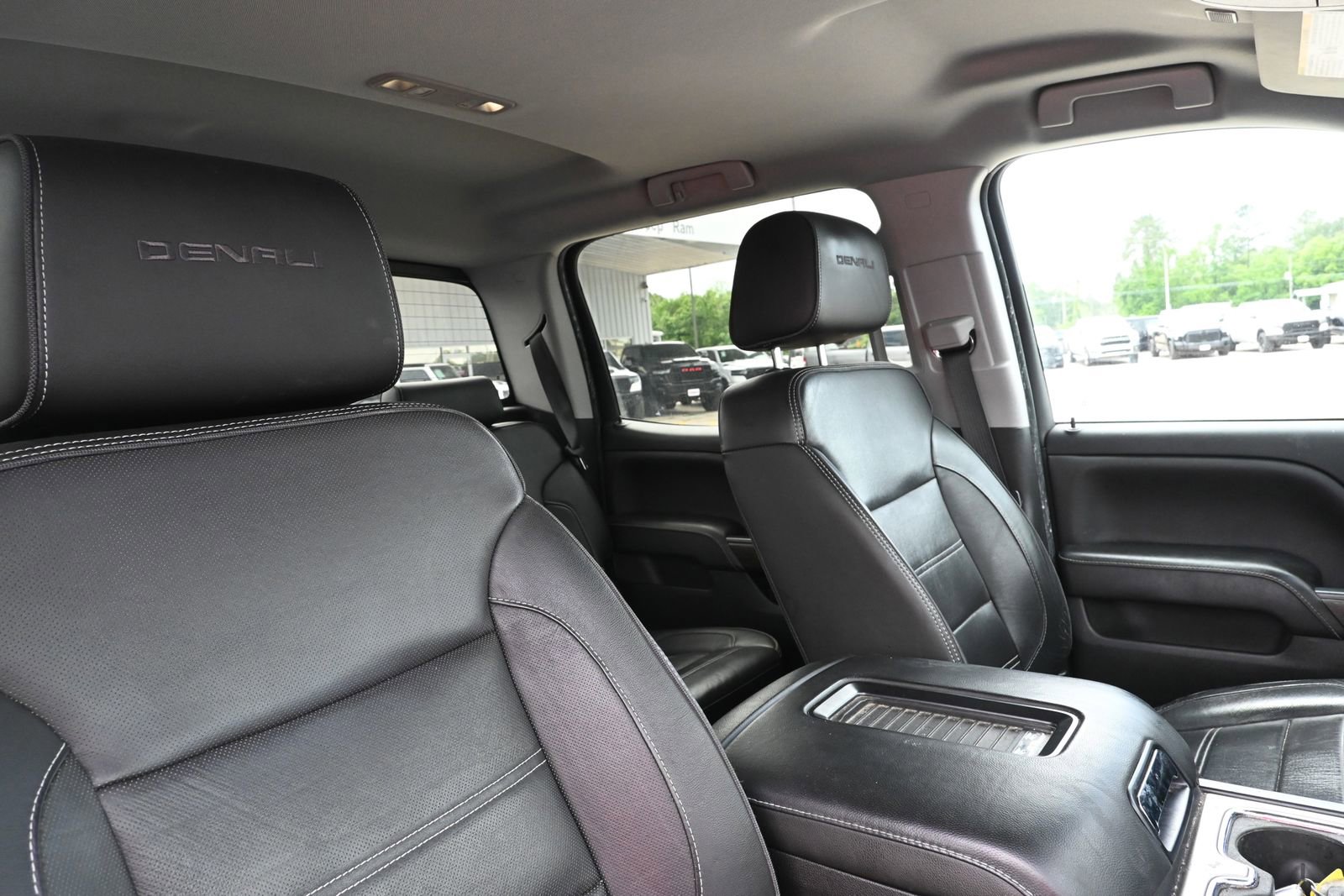 Used 2018 GMC Sierra 1500 Denali AWD/4WD image 29