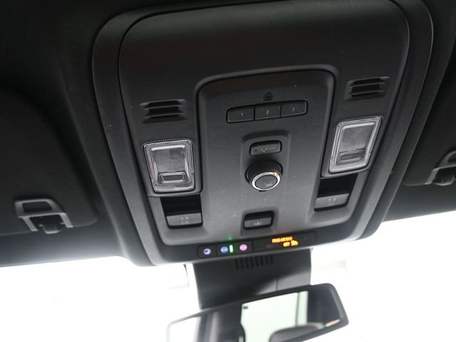 Used 2023 GMC Yukon XL SLT image 12