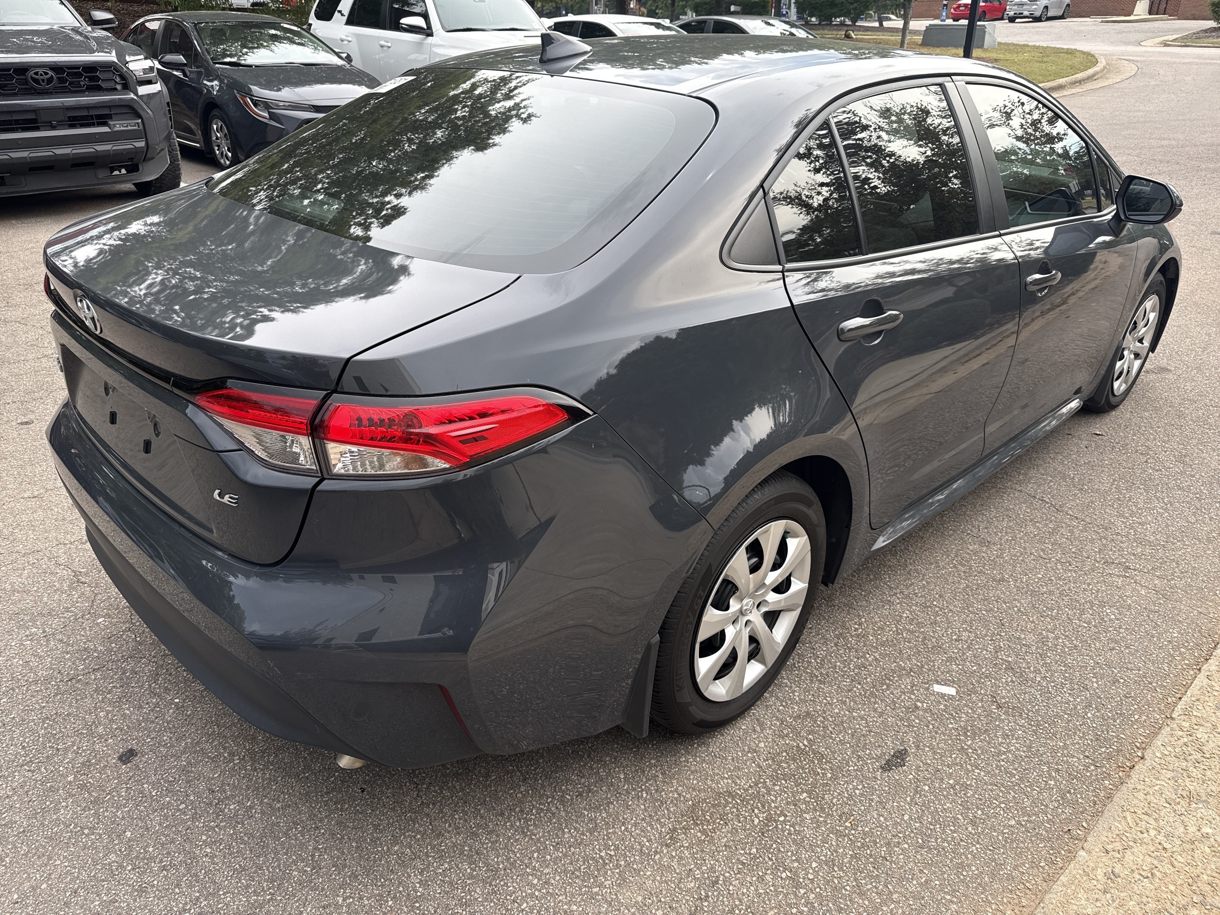 Used 2025 Toyota Corolla LE FWD image 43