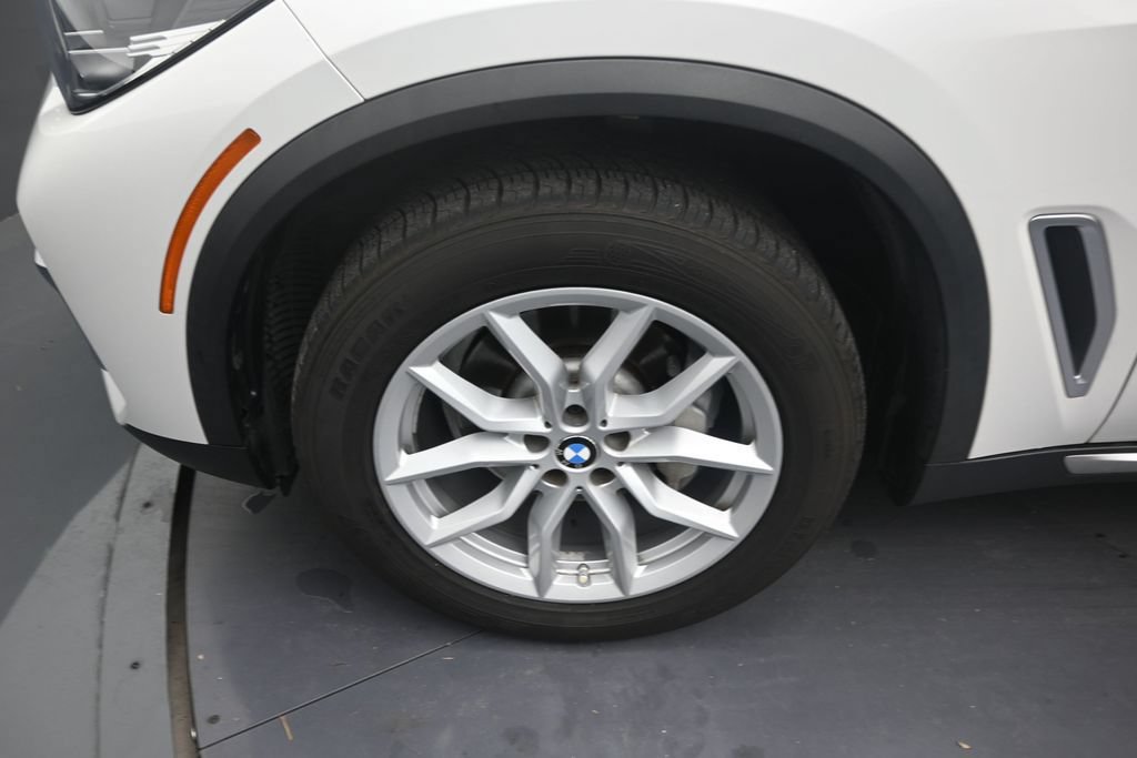 Used 2019 BMW X5 xDrive40i w/ Convenience Package AWD/4WD image 9