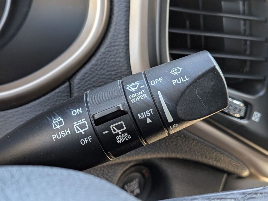 Used 2014 Jeep Cherokee Limited w/ Luxury Group AWD/4WD image 22