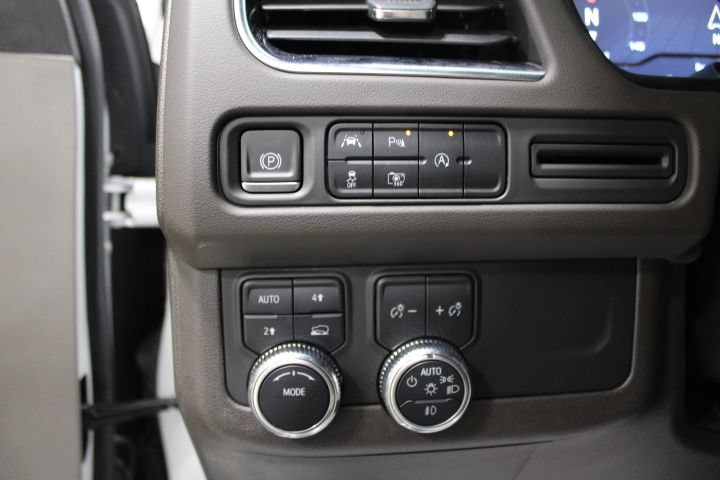 Used 2024 GMC Yukon SLT w/ SLT Luxury Package AWD/4WD image 40