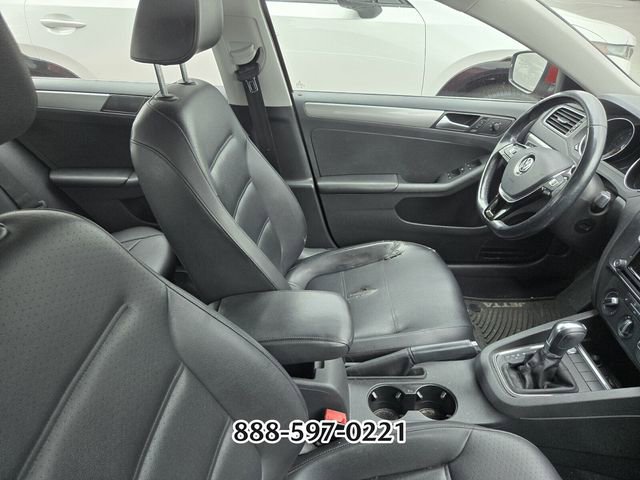 Used 2017 Volkswagen Jetta SE FWD image 8