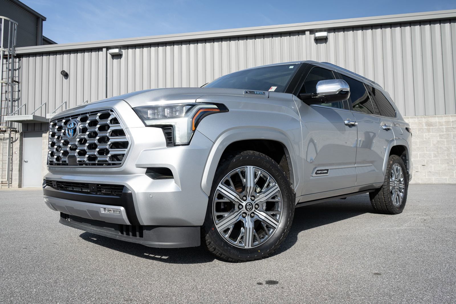 Used 2024 Toyota Sequoia Capstone AWD/4WD image 5