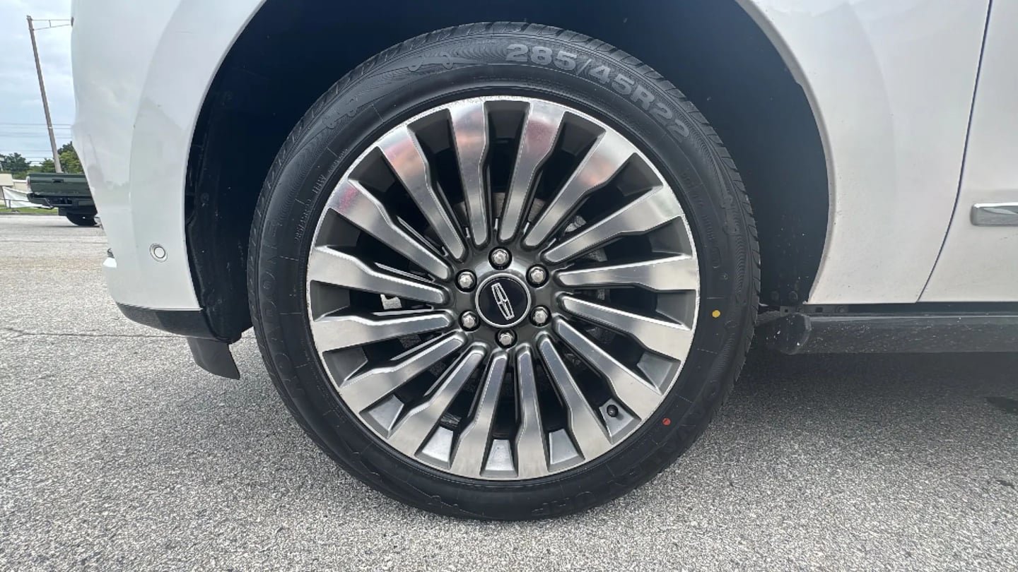 Used 2019 Lincoln Navigator Reserve AWD/4WD image 55