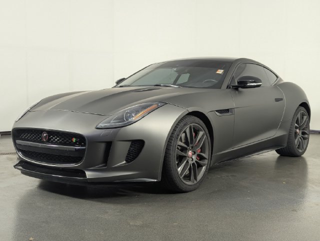 Used 2015 Jaguar F-TYPE R RWD image 4
