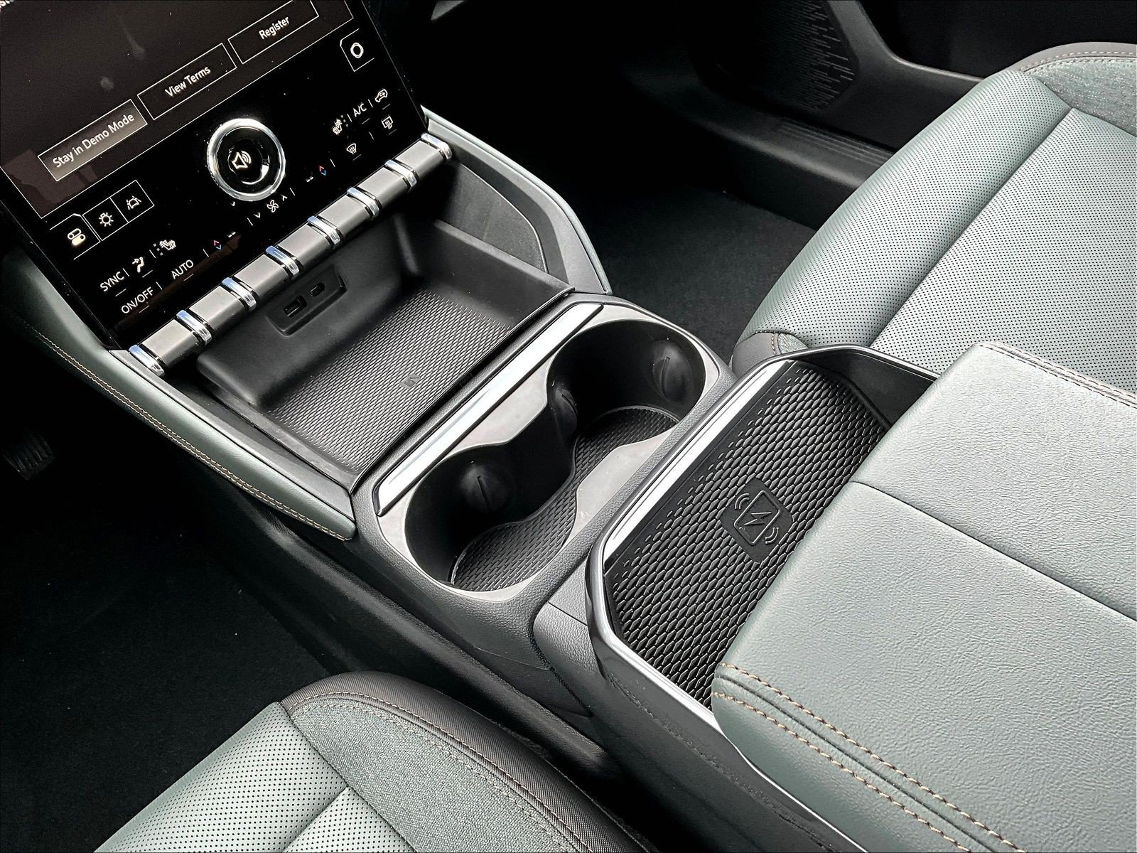 New 2026 GMC Terrain AT4 w/ Convenience Package III AWD/4WD image 12