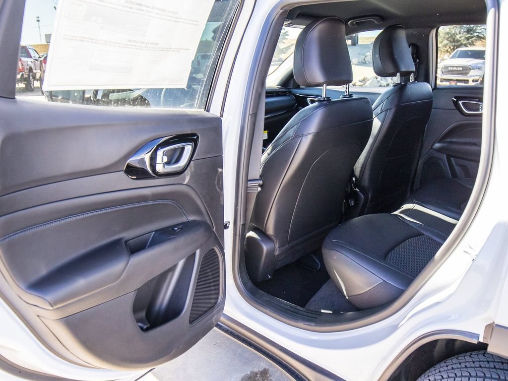 New 2026 Jeep Compass Latitude AWD/4WD image 36