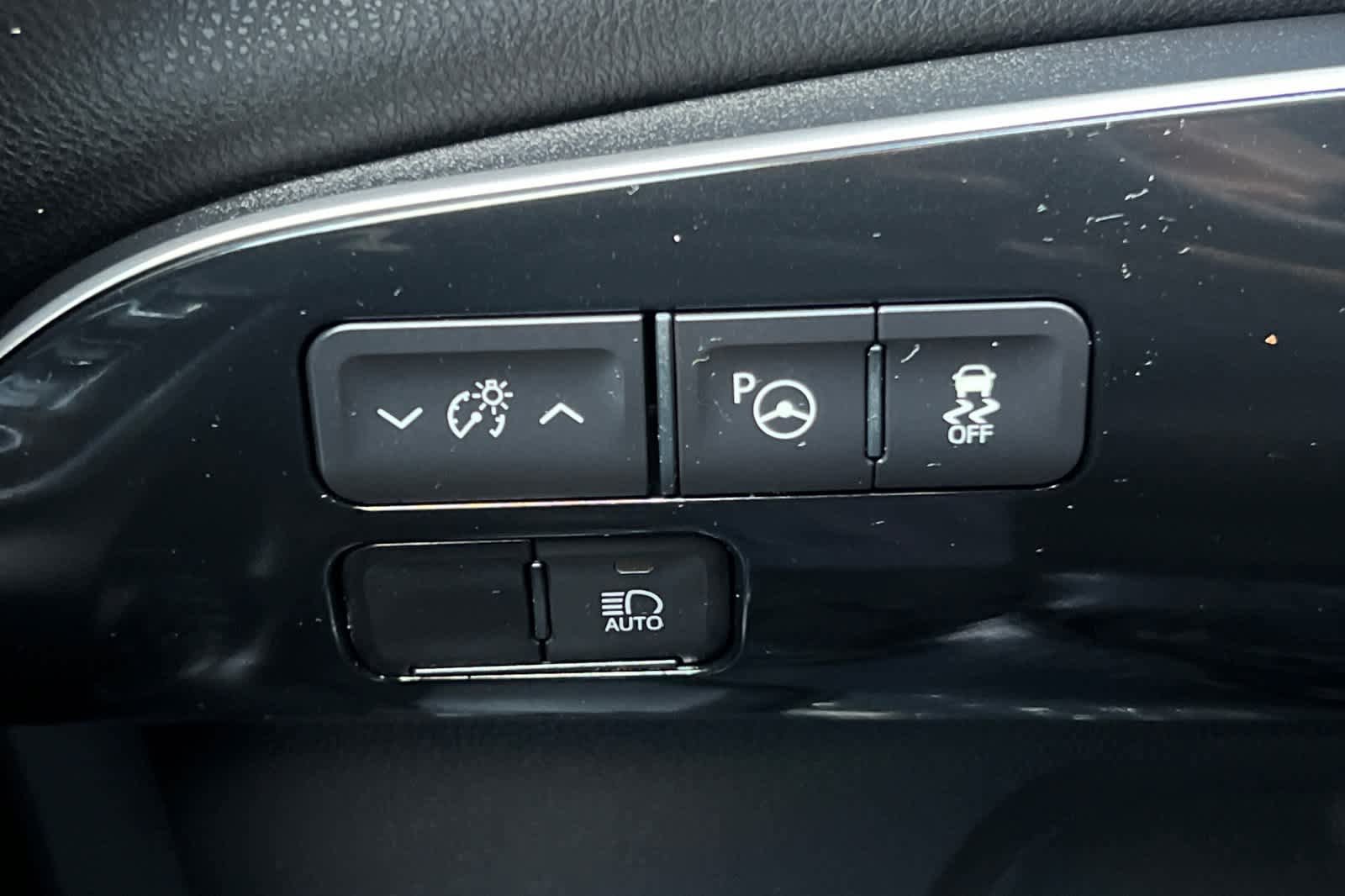 Certified 2019 Toyota Prius LE w/ Carpet Mat Package FWD image 29