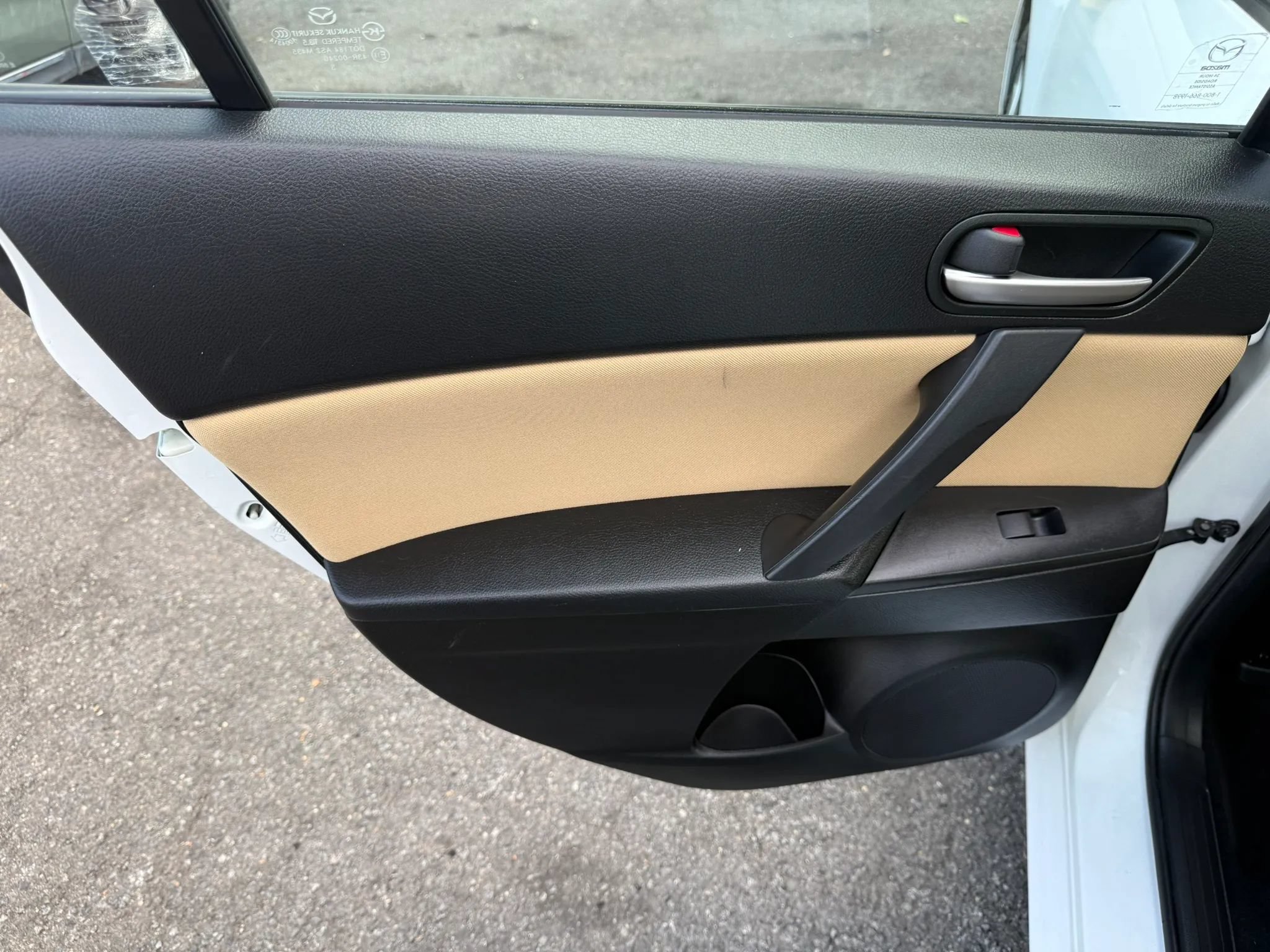 Used 2013 MAZDA MAZDA3 i Touring FWD image 23