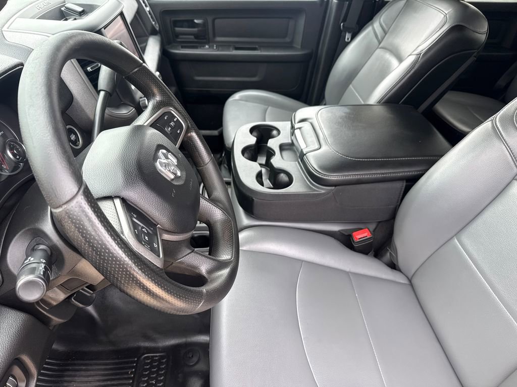 Used 2024 RAM 3500 Tradesman w/ Chrome Appearance Group AWD/4WD image 19