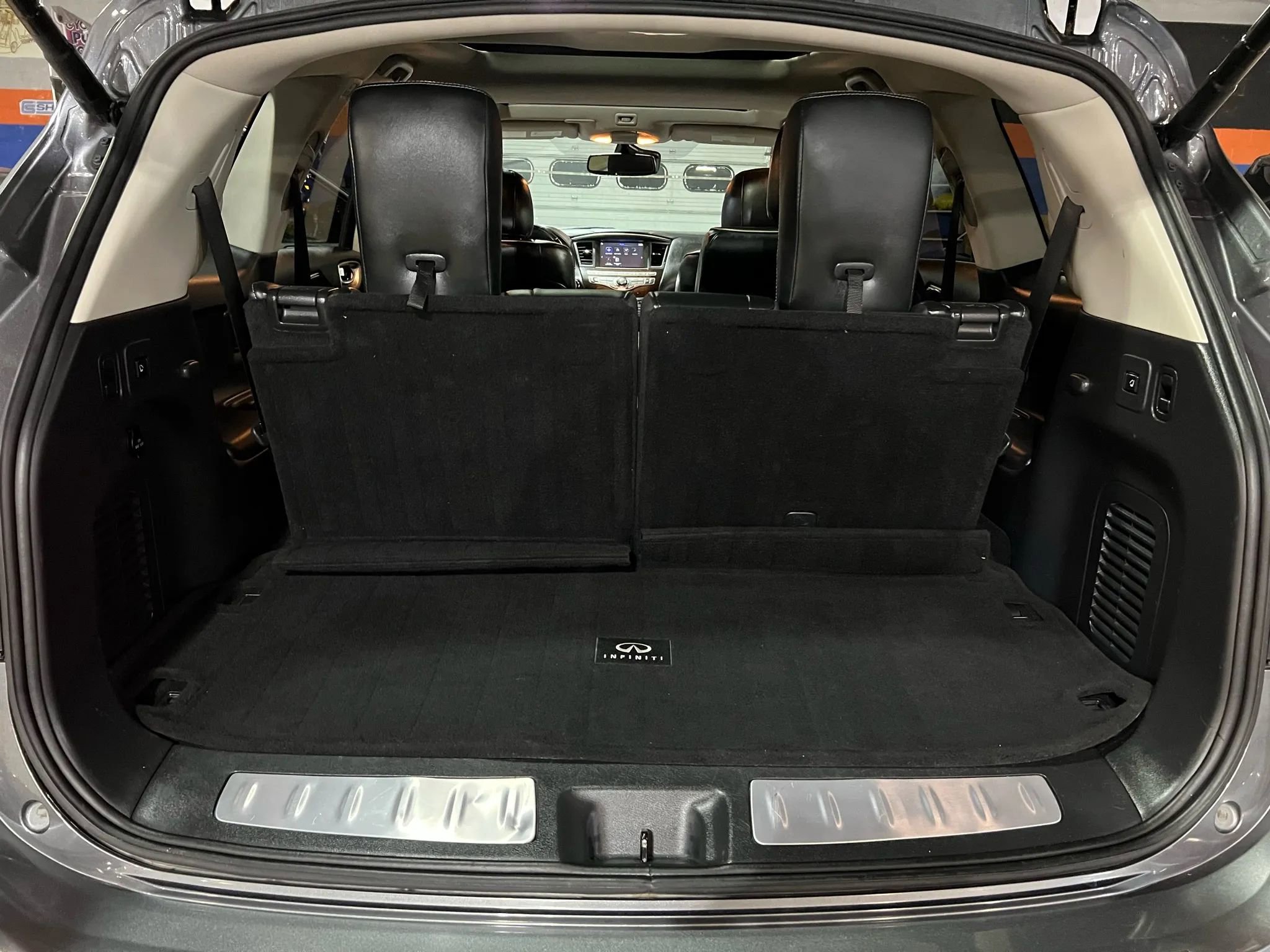 Used 2019 INFINITI QX60 Luxe w/ Sensory Package image 17