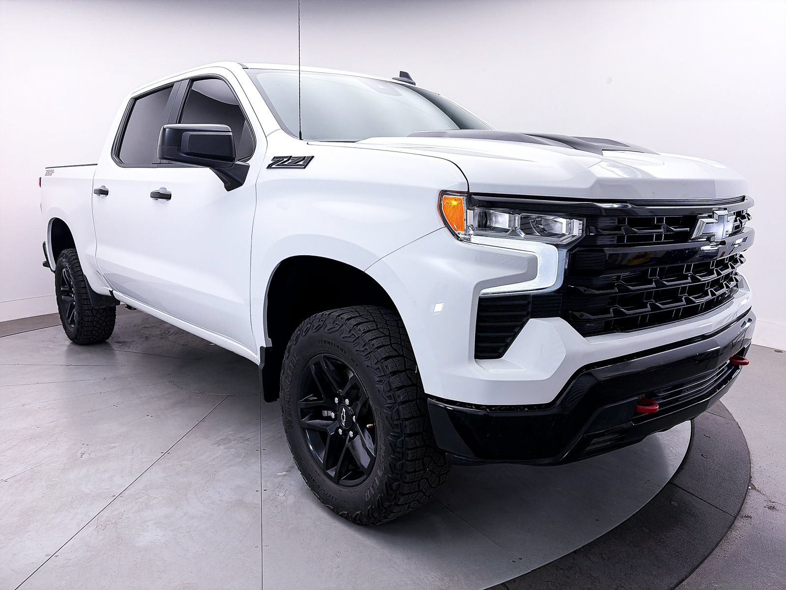 Used 2023 Chevrolet Silverado 1500 LT Trail Boss w/ Protection Package AWD/4WD image 13