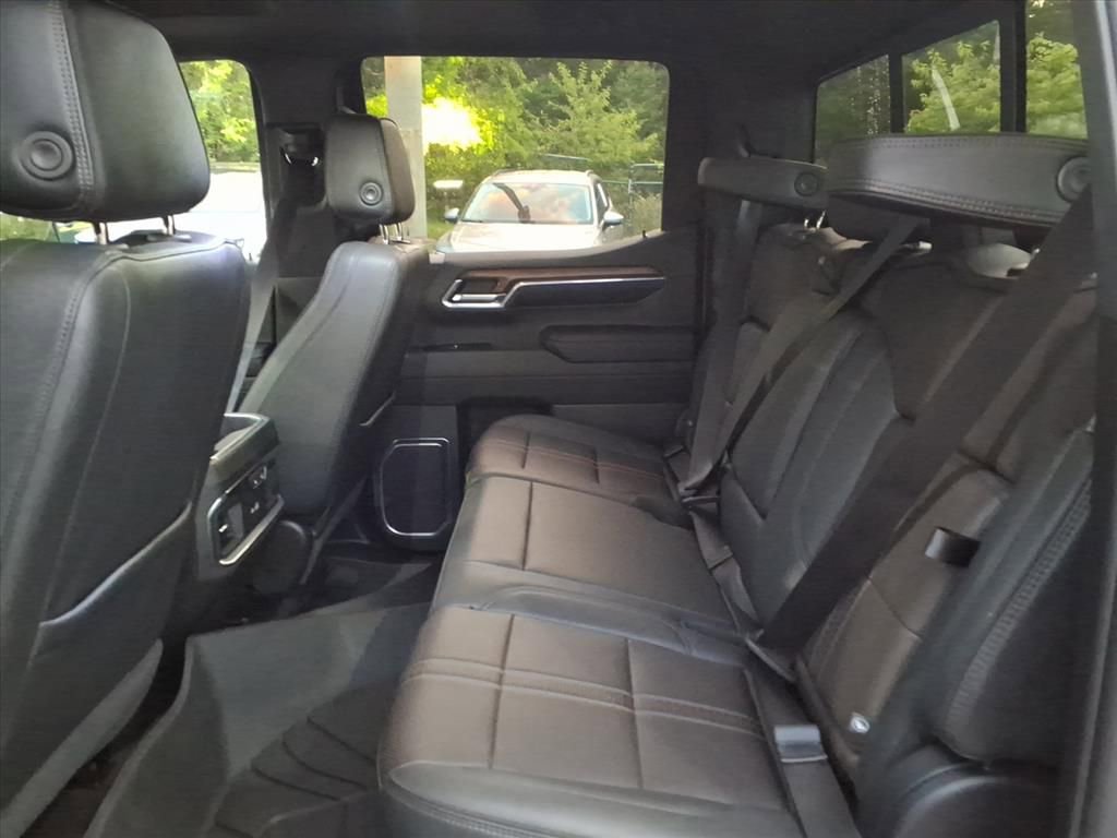 Certified 2023 Chevrolet Silverado 1500 High Country w/ High Country Premium Package AWD/4WD image 15