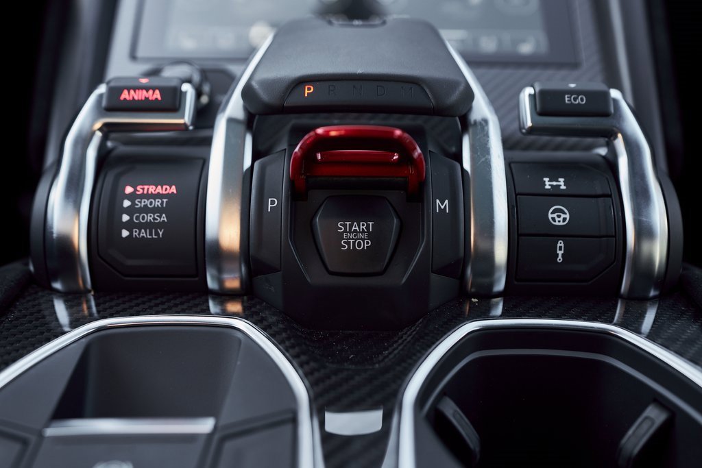 Used 2024 Lamborghini Urus Performante image 73