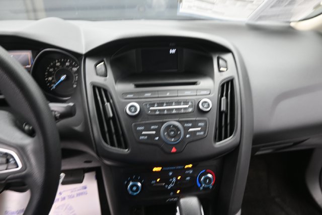 Used 2017 Ford Focus SE FWD image 21