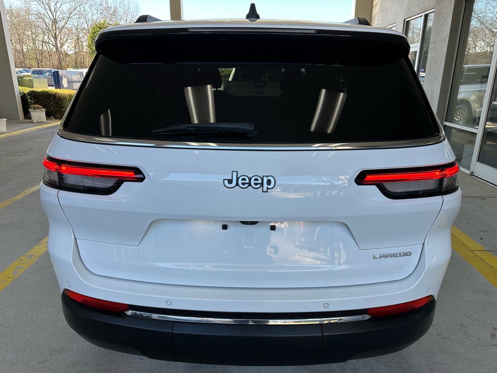 Used 2024 Jeep Grand Cherokee L Laredo w/ Luxury Tech Group I image 13