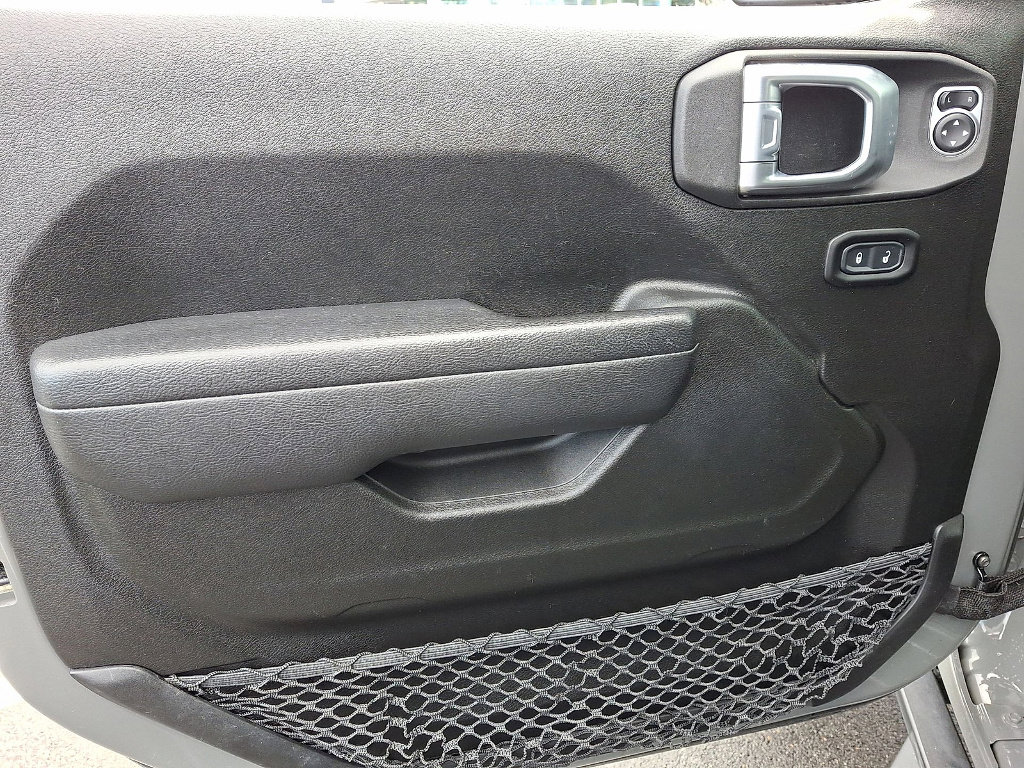 Used 2022 Jeep Gladiator Willys image 10