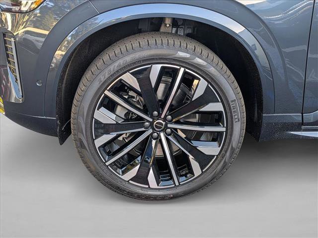 New 2026 Volvo XC90 B6 Plus w/ Protection Package Premier image 8