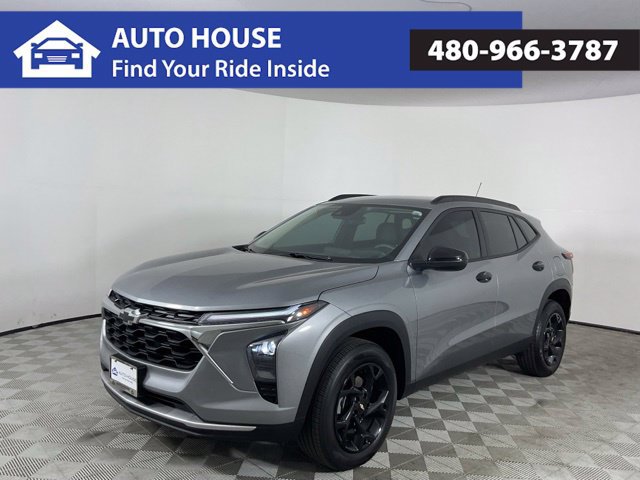 Used 2025 Chevrolet Trax LT