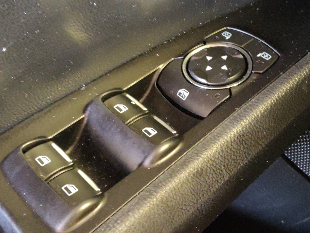 Used 2020 Ford Fusion SEL FWD image 27