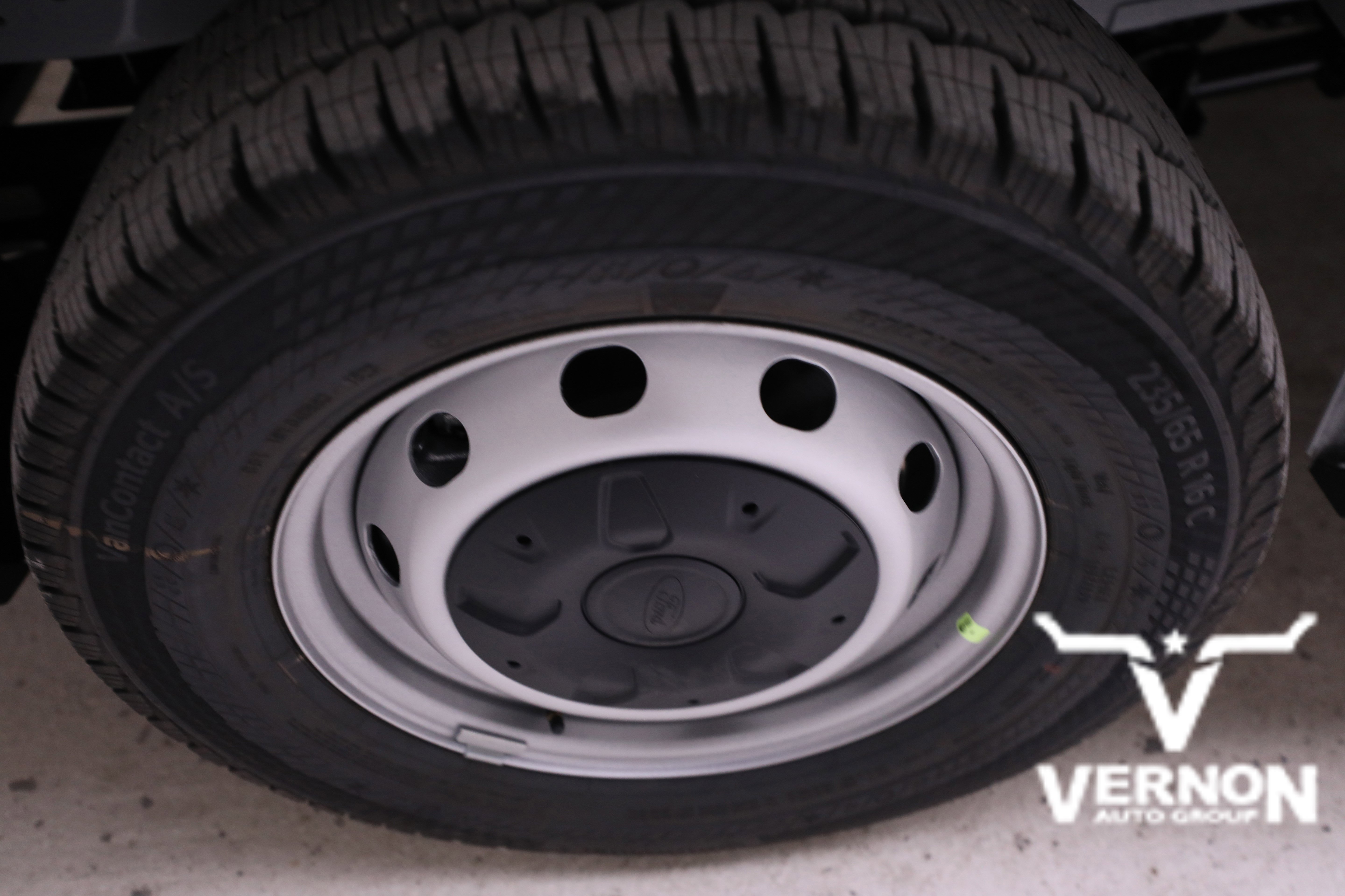 New 2025 Ford Transit 150 Low Roof image 28