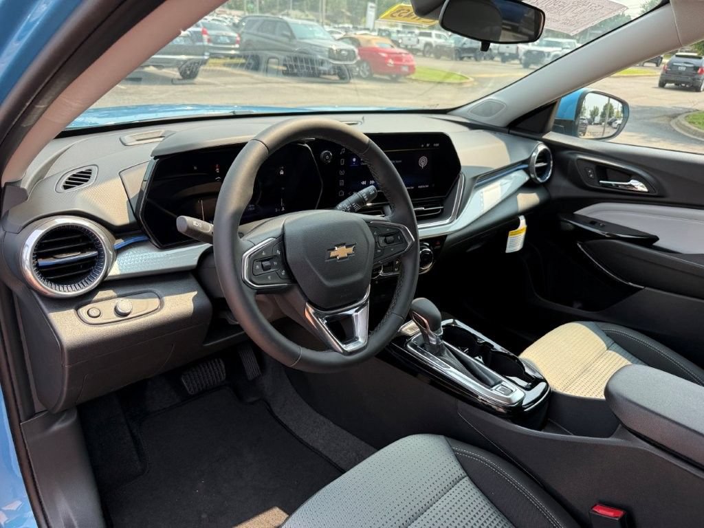 New 2026 Chevrolet Trax LT w/ Driver Confidence Package FWD image 10