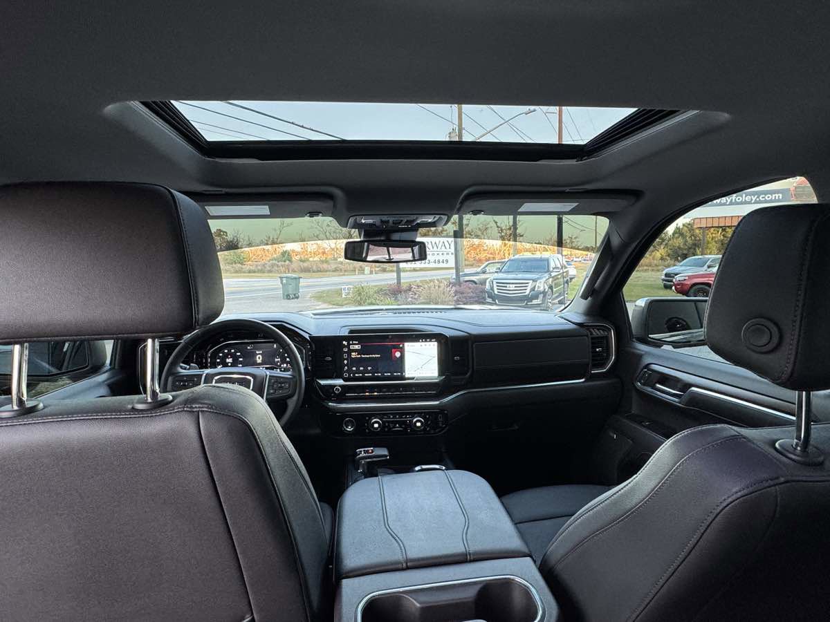 Used 2023 GMC Sierra 1500 SLT w/ SLT Premium Package image 11