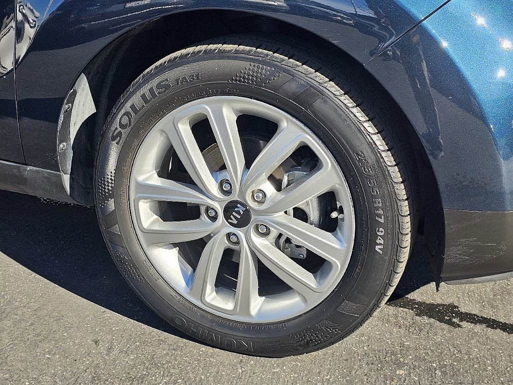 Used 2018 Kia Soul + image 9