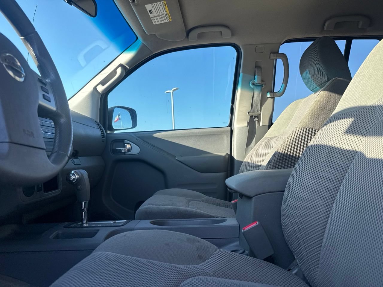 Used 2016 Nissan Frontier SV RWD image 35
