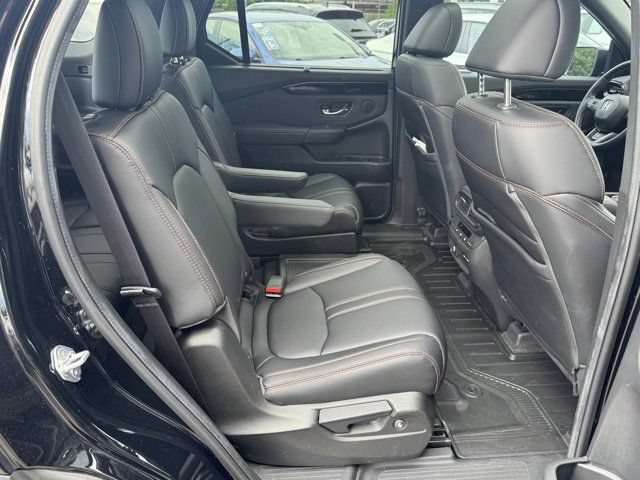 Used 2024 Honda Pilot TrailSport image 33