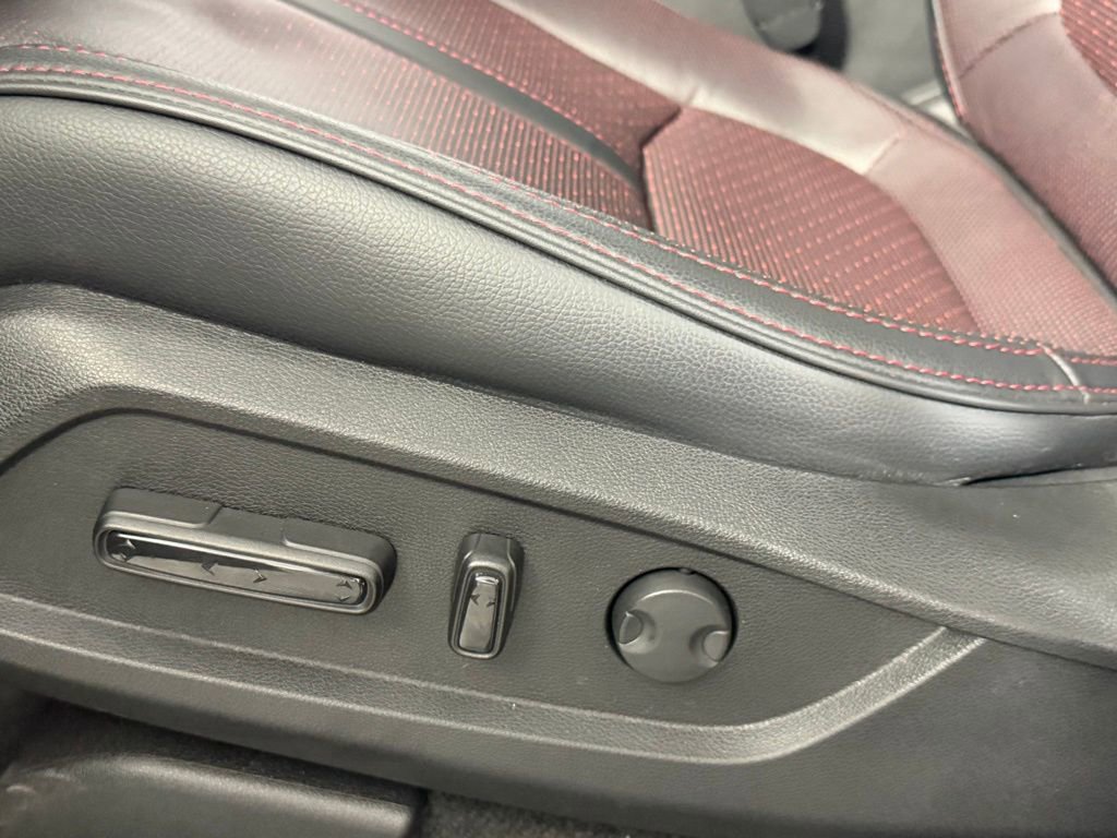 Used 2025 Honda Pilot Black Edition image 24