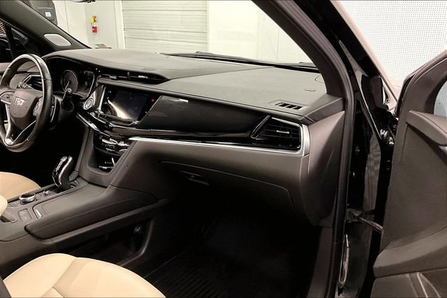 Used 2024 Cadillac XT6 Sport w/ Technology Package AWD/4WD image 19
