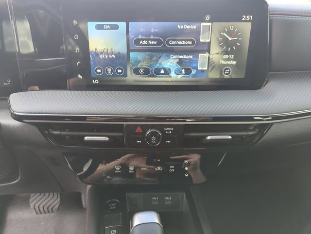 Certified 2025 Nissan Kicks SR image 33