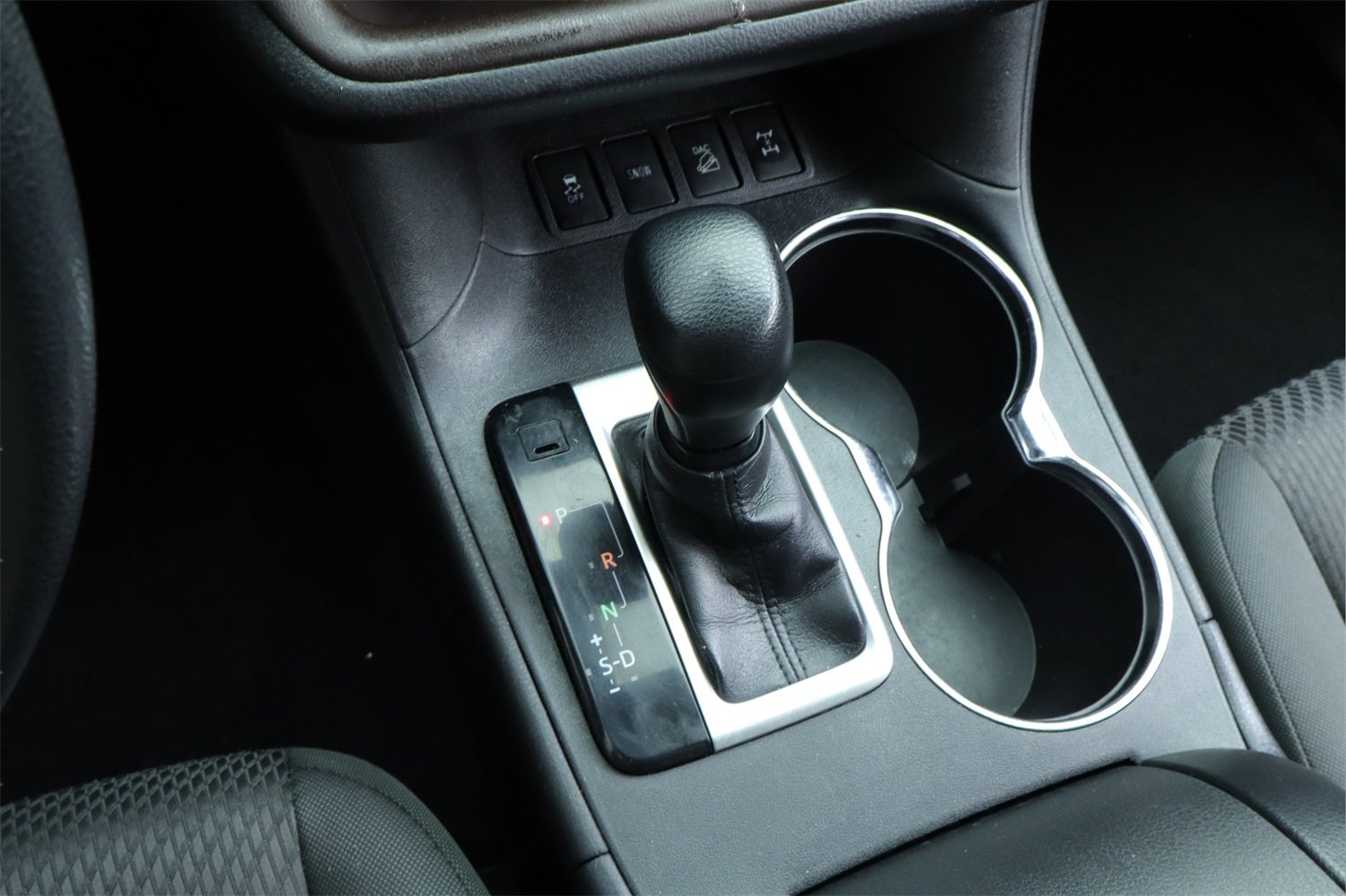 Used 2018 Toyota Highlander LE image 27