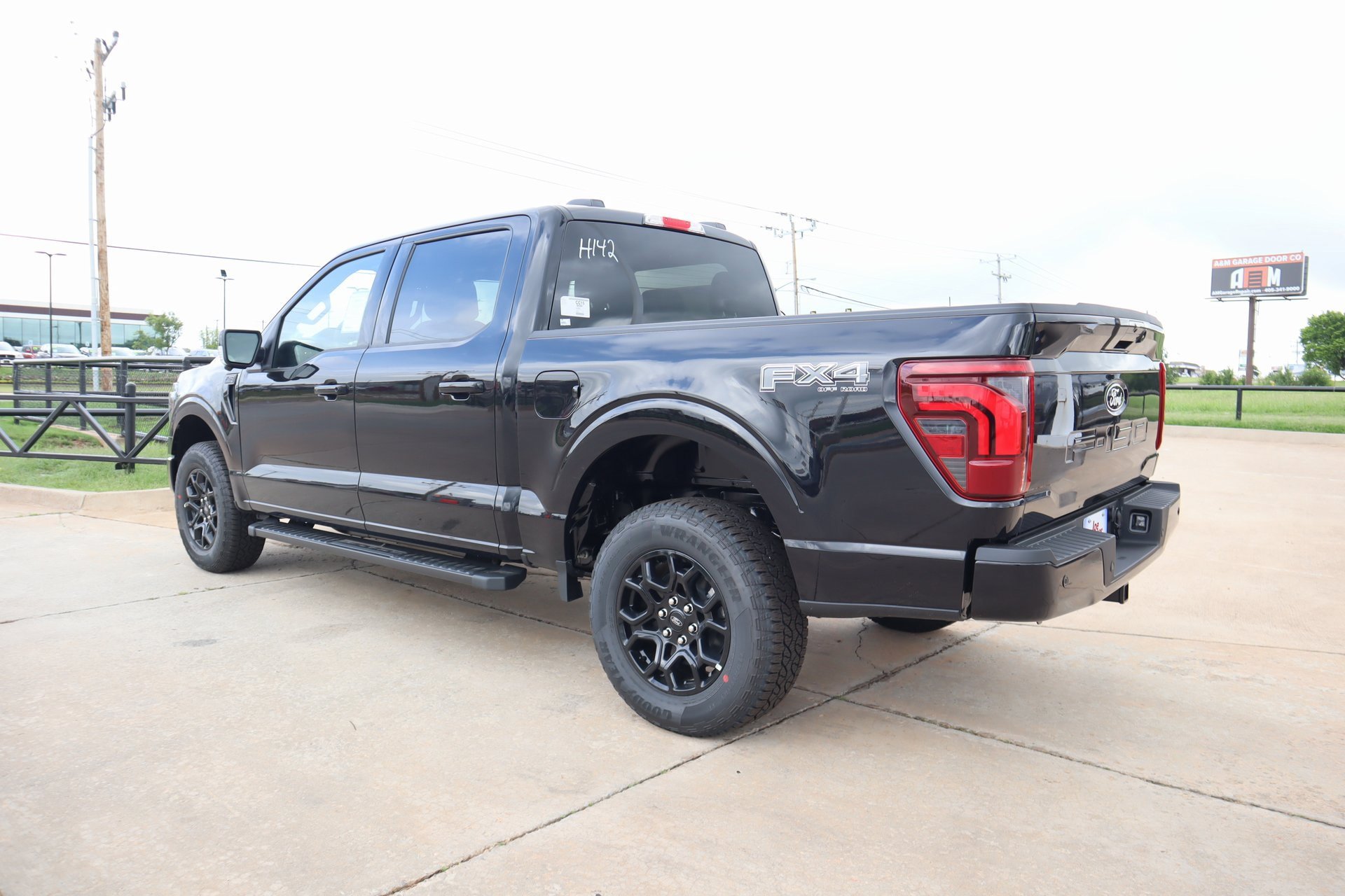 New 2025 Ford F150 Lariat w/ FX4 Off-Road Package image 24