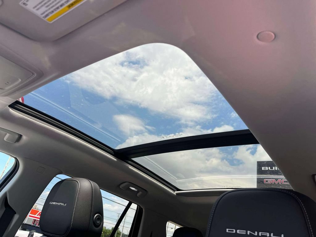 New 2026 GMC Terrain Denali w/ LPO, Floor Liner Package AWD/4WD image 32