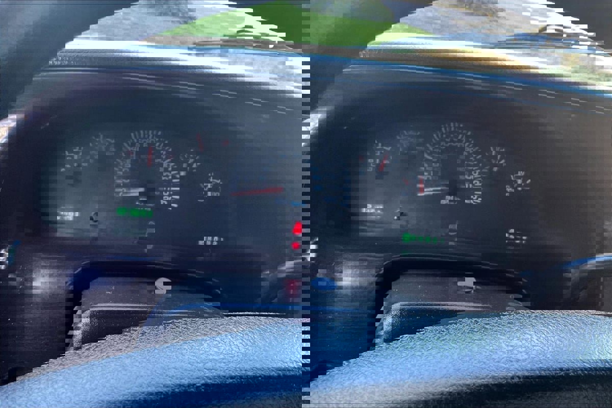 Used 2001 Dodge B3500 image 14