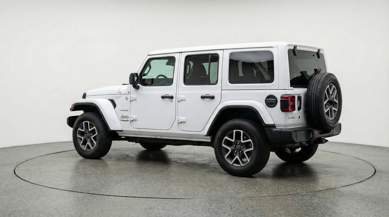 Used 2025 Jeep Wrangler Sahara AWD/4WD image 6