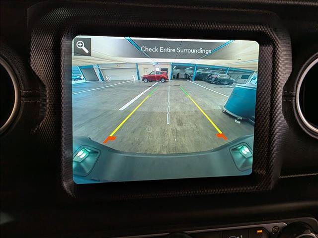 Used 2020 Jeep Gladiator Overland w/ Dual Top Group AWD/4WD image 17