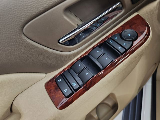 Used 2013 Chevrolet Tahoe LT w/ Luxury Package RWD image 18