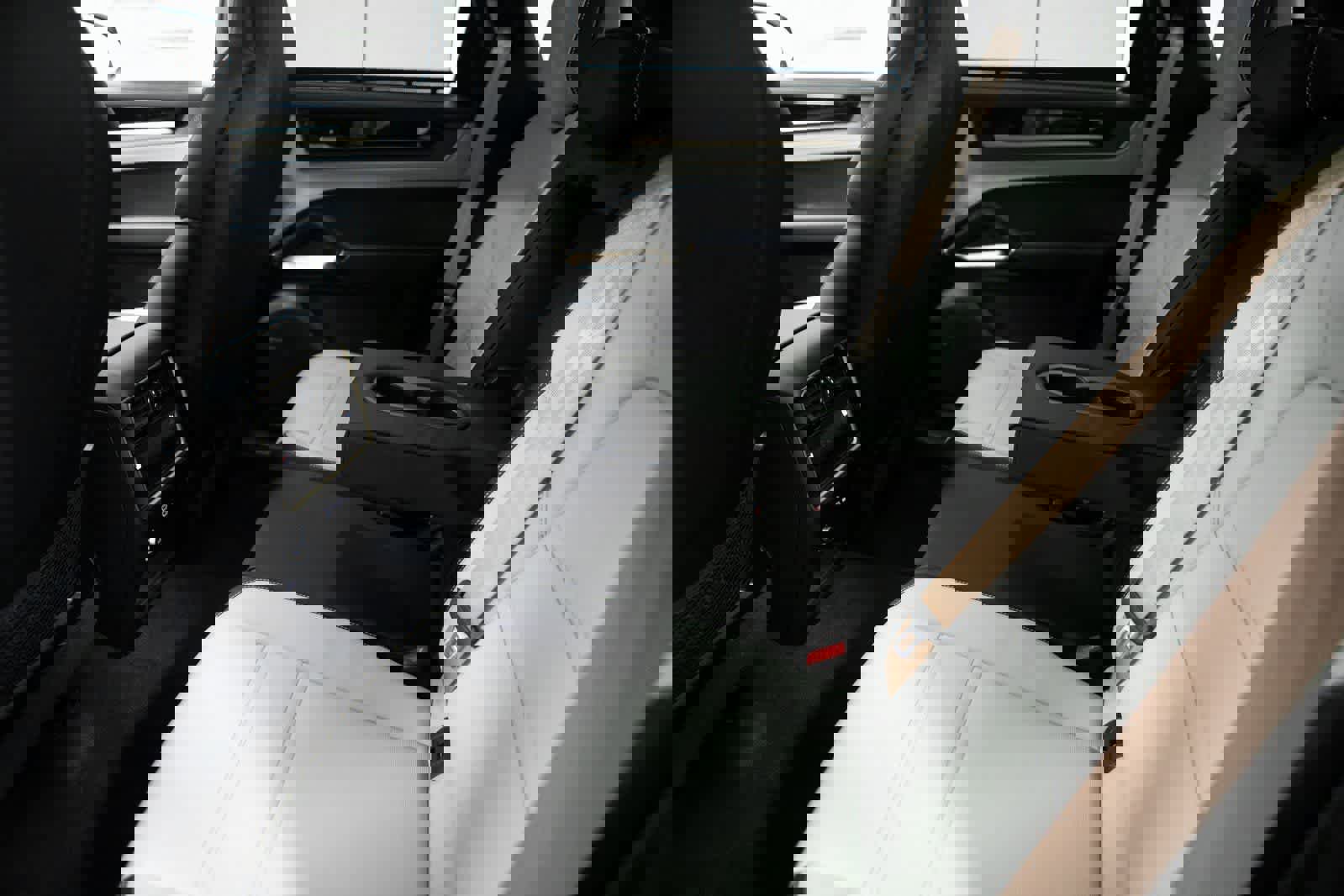 New 2026 Porsche Cayenne Turbo image 30