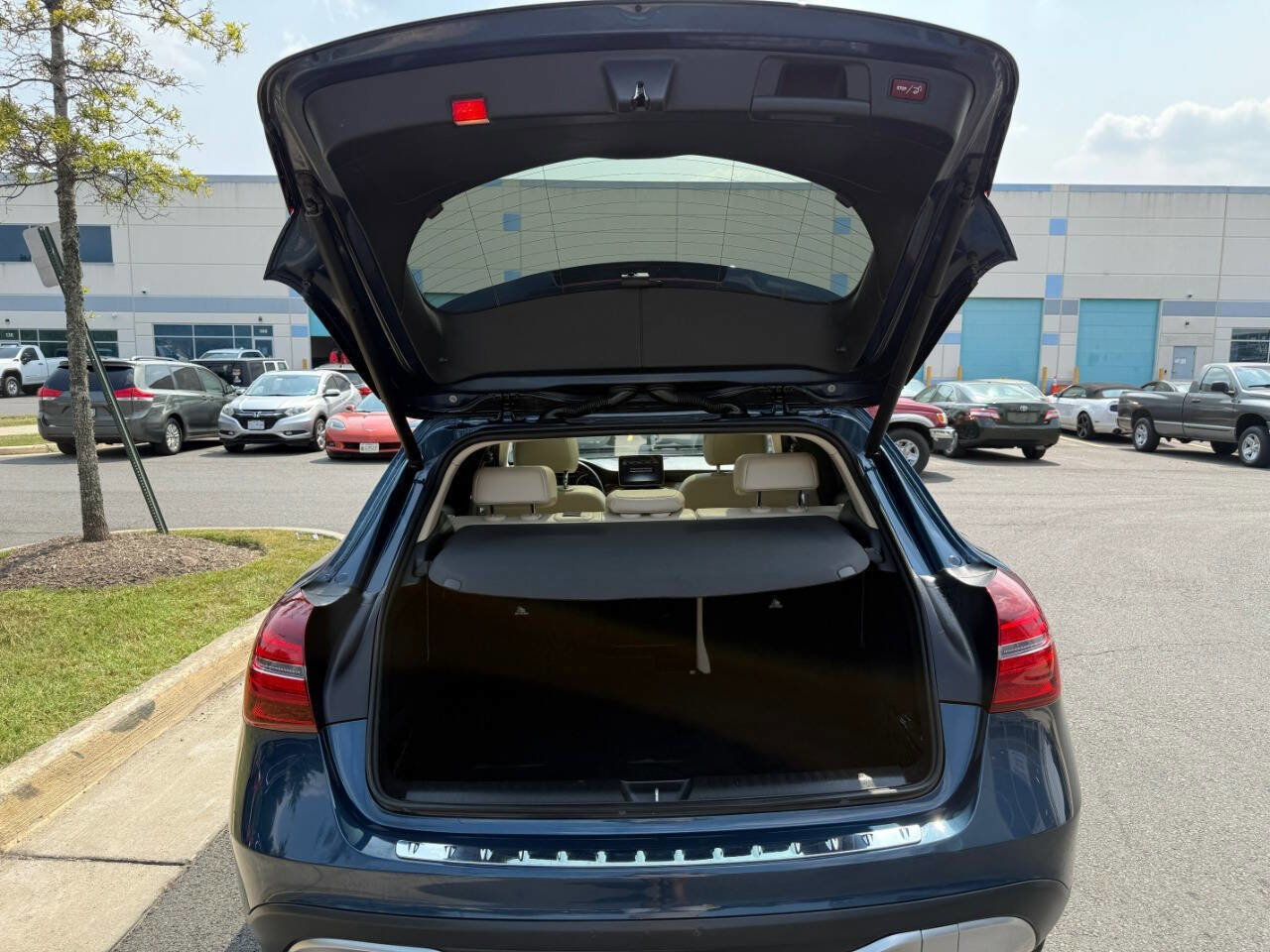 Used 2020 Mercedes-Benz GLA 250 4MATIC image 33