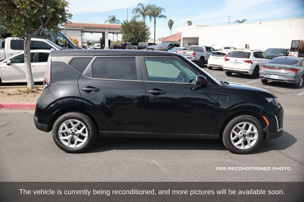 Used 2023 Kia Soul LX w/ LX Technology Package image 7