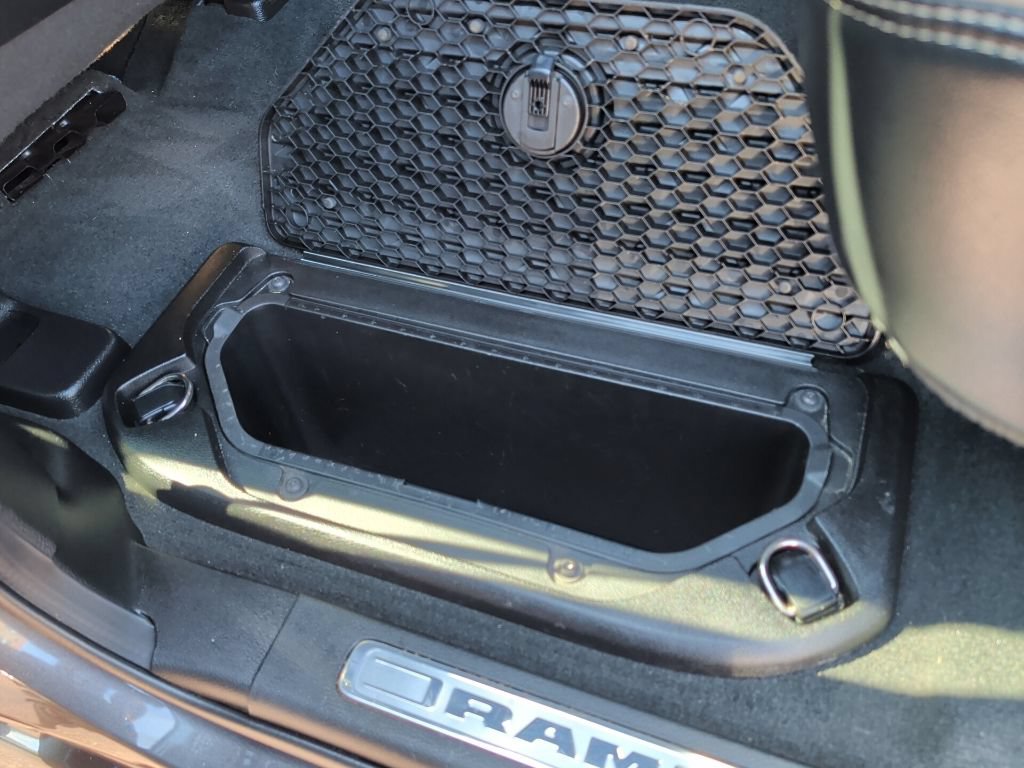 Used 2021 RAM 1500 Laramie w/ Sport Appearance Package AWD/4WD image 39