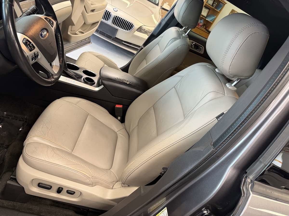 Used 2013 Ford Explorer XLT FWD image 18