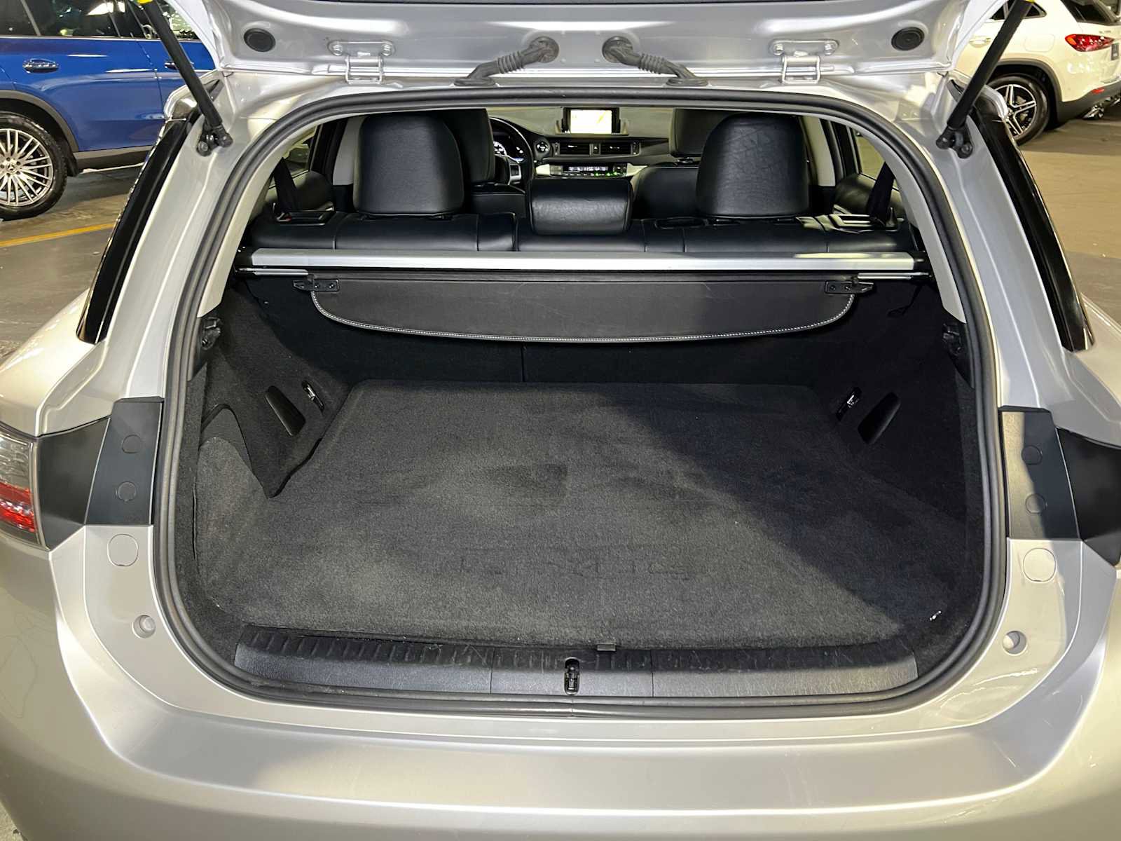 Used 2011 Lexus CT 200h Premium image 16