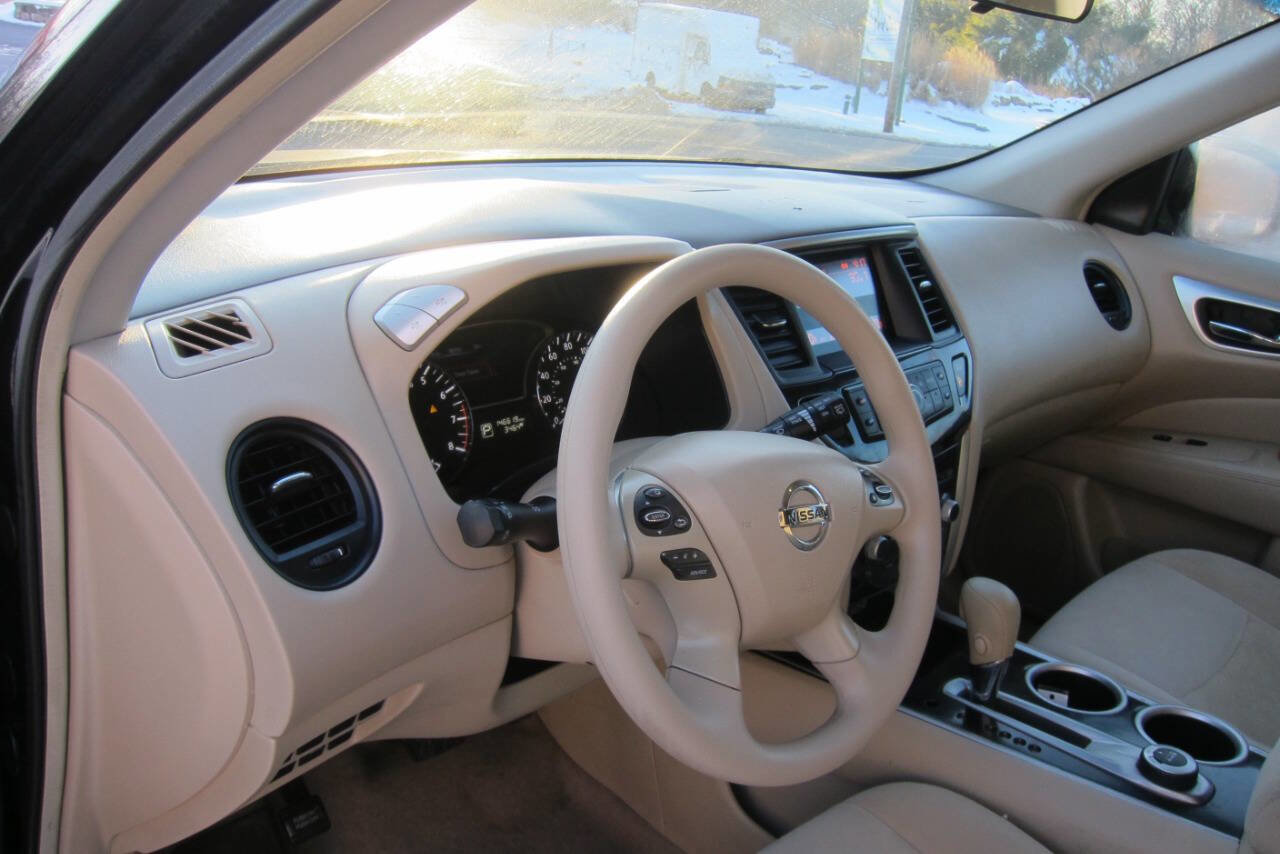 Used 2013 Nissan Pathfinder S w/ Cargo Pkg image 7