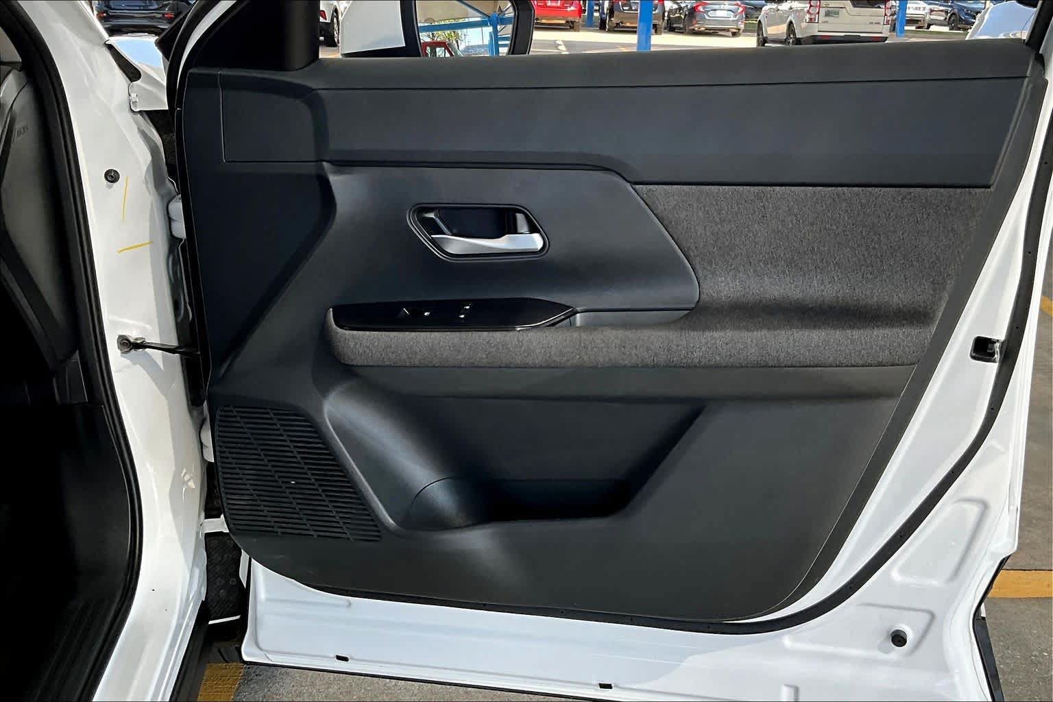 Used 2025 Nissan Kicks SV AWD/4WD image 44